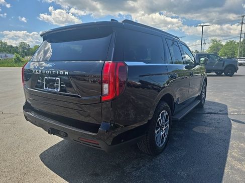 Used 2025 Ford Expedition Active AWD/4WD image 7