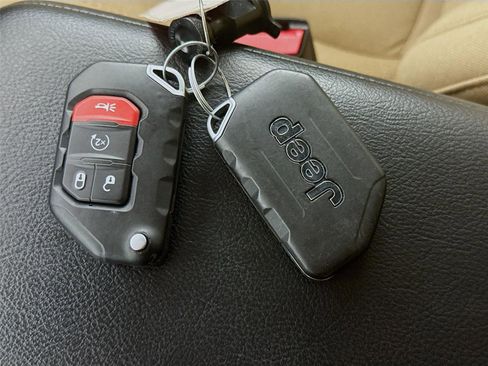 Used 2025 Jeep Wrangler Unlimited Sport S 4xe AWD/4WD image 23