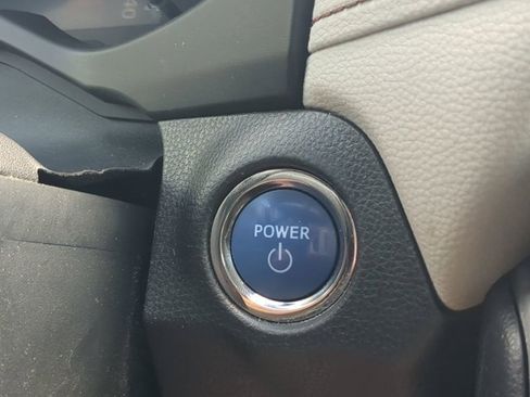 Used 2019 Toyota RAV4 Limited image 23