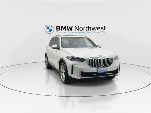 Used 2024 BMW X5 xDrive40i w/ Premium Package image 7