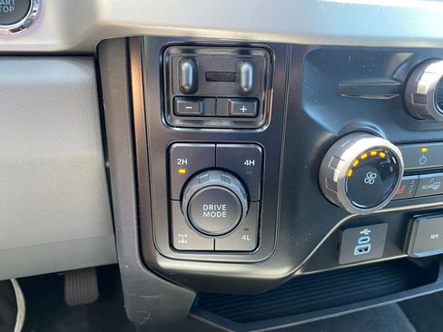 New 2026 Ford F250 XLT w/ XLT Premium Package AWD/4WD image 23