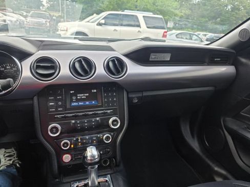 Used 2016 Ford Mustang Coupe RWD image 18