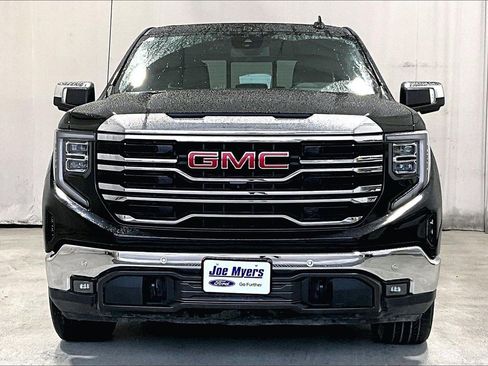 Used 2024 GMC Sierra 1500 SLT image 3