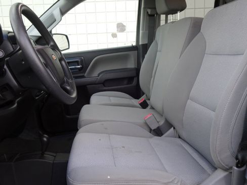 Used 2018 Chevrolet Silverado 1500 Custom w/ Custom Value Package image 12