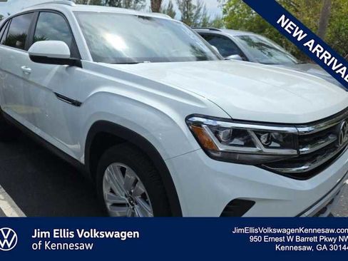 Used 2023 Volkswagen Atlas Cross Sport SE w/ Panoramic Sunroof Package FWD image 1