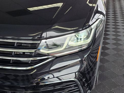 Used 2023 Volkswagen Tiguan SEL R-Line AWD/4WD image 9