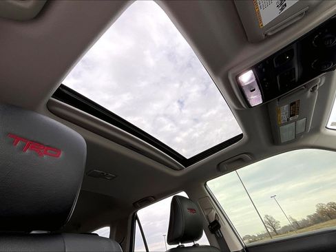 Used 2023 Toyota 4Runner TRD Off-Road Premium image 12