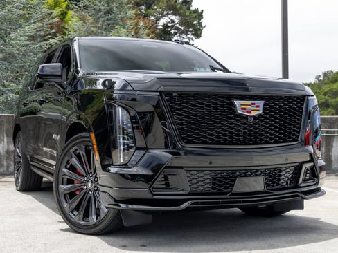 Used 2026 Cadillac Escalade V AWD/4WD image 9