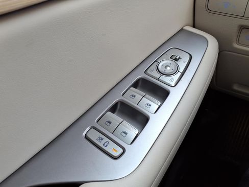 Used 2024 Hyundai Palisade Limited FWD image 11