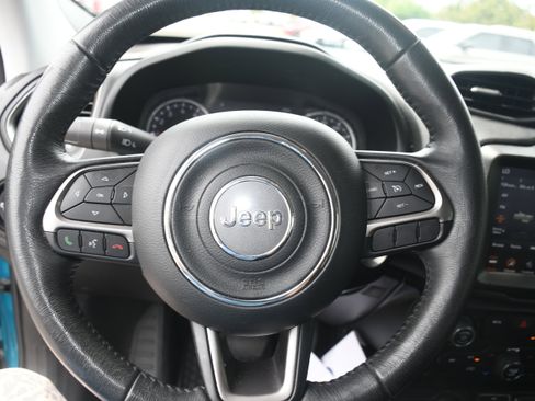 Used 2022 Jeep Renegade Latitude w/ Convenience Group AWD/4WD image 12