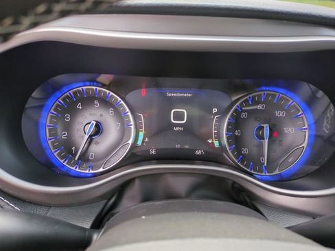 New 2026 Chrysler Pacifica Select image 32