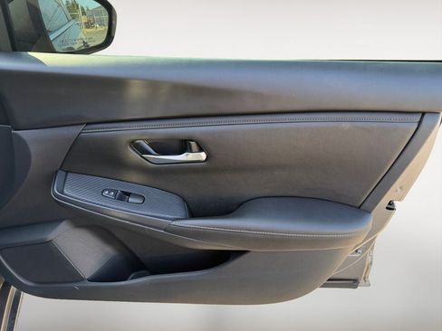Used 2024 Nissan Sentra SV FWD image 25