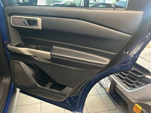 Used 2021 Ford Explorer XLT w/ Equipment Group 202A image 25