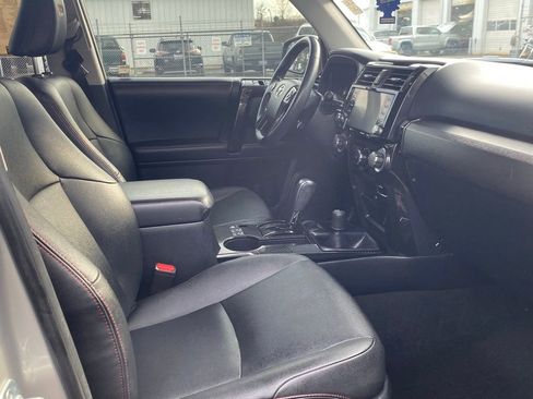 Used 2020 Toyota 4Runner TRD Off-Road Premium image 17