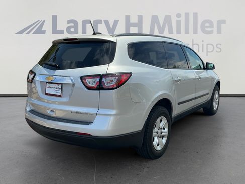 Used 2016 Chevrolet Traverse LS FWD image 4
