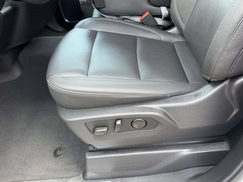 Used 2026 GMC Sierra 1500 SLT AWD/4WD image 16