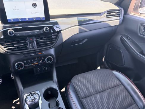 Used 2023 Ford Escape ST-Line Elite w/ Premium Technology Package AWD/4WD image 18