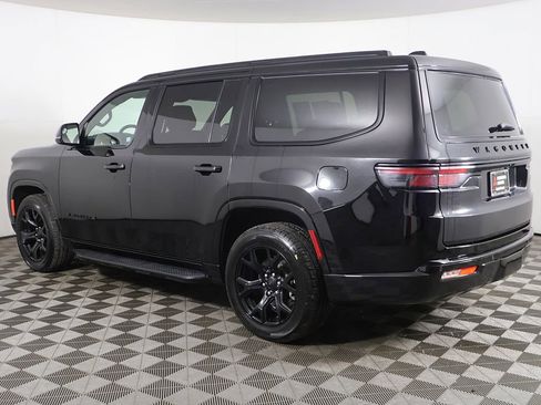 Used 2024 Jeep Wagoneer Series II AWD/4WD image 18