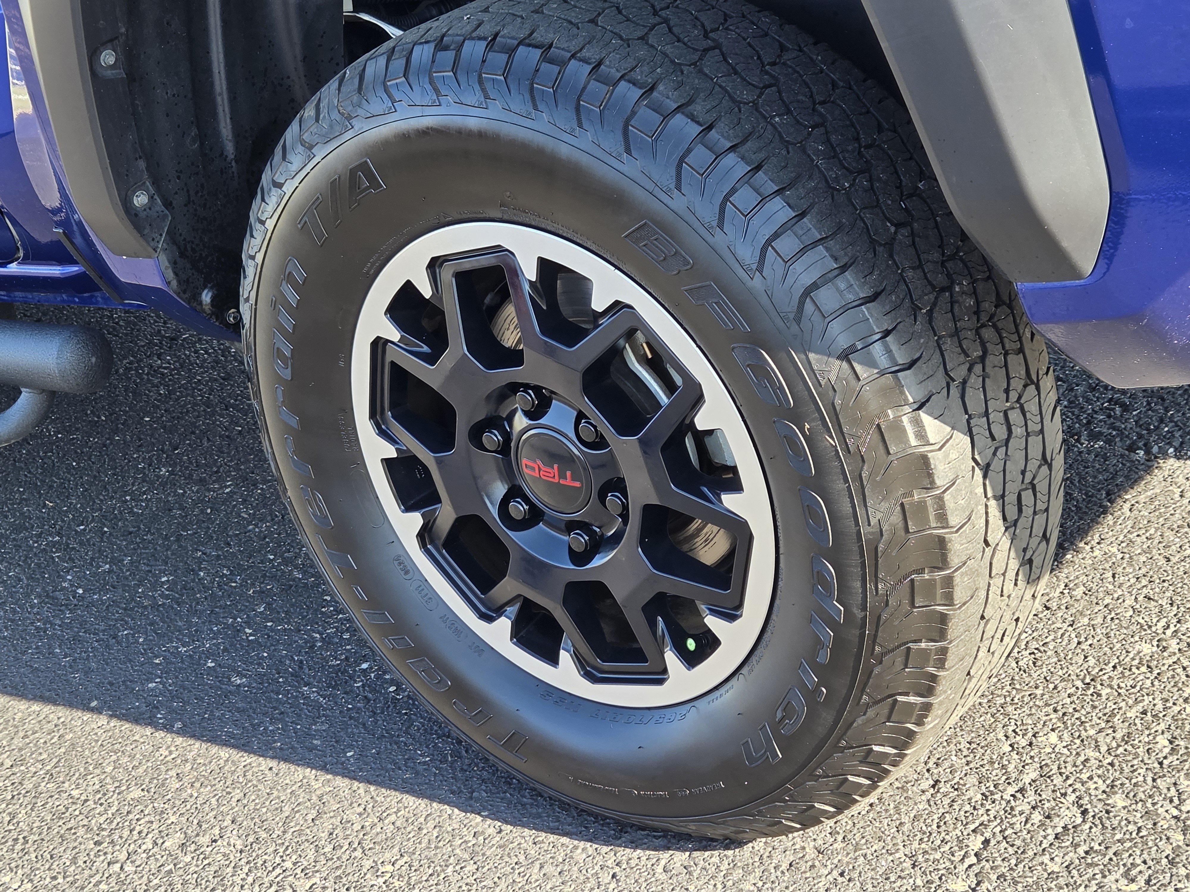 Used 2024 Toyota Tacoma TRD Off-Road AWD/4WD image 7