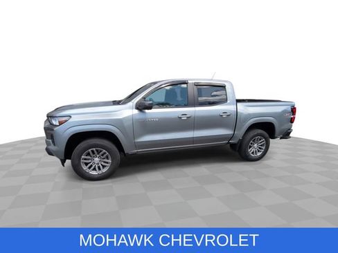 Certified 2023 Chevrolet Colorado LT w/ LT Convenience Package II AWD/4WD image 4