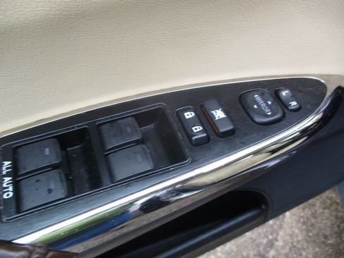 Used 2015 Toyota Avalon XLE image 26