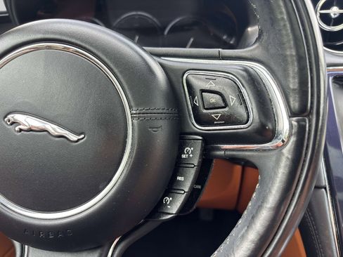 Used 2013 Jaguar XJ AWD image 24