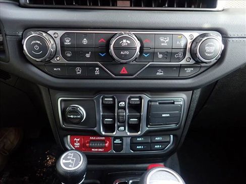 New 2026 Jeep Gladiator Mojave image 15