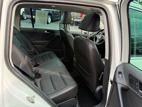 Used 2015 Volkswagen Tiguan SE FWD image 17