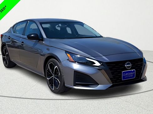 Used 2023 Nissan Altima 2.5 SR image 1