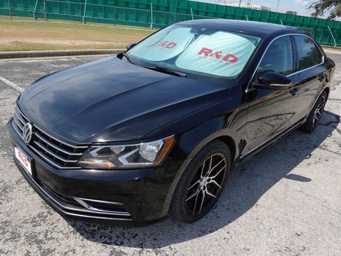 Used 2016 Volkswagen Passat 1.8T SE FWD image 3
