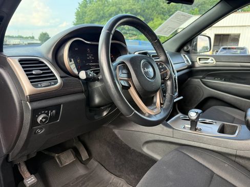 Used 2014 Jeep Grand Cherokee Laredo AWD/4WD image 17