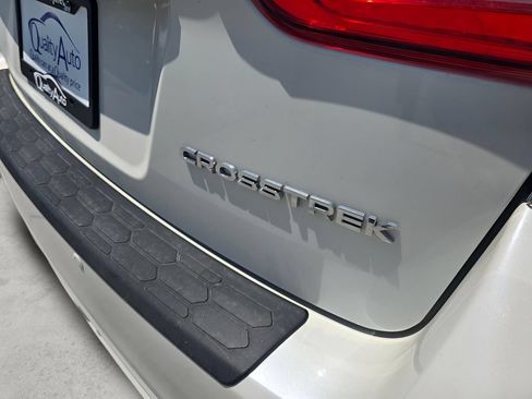 Used 2019 Subaru Crosstrek 2.0i Limited w/ Moonroof Package w/Navigation AWD/4WD image 18