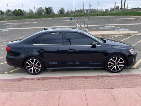 Used 2012 Volkswagen Jetta GLI Autobahn FWD image 4