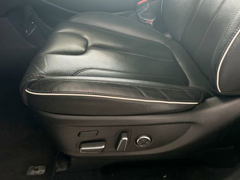 Used 2024 Hyundai Palisade Limited FWD image 14