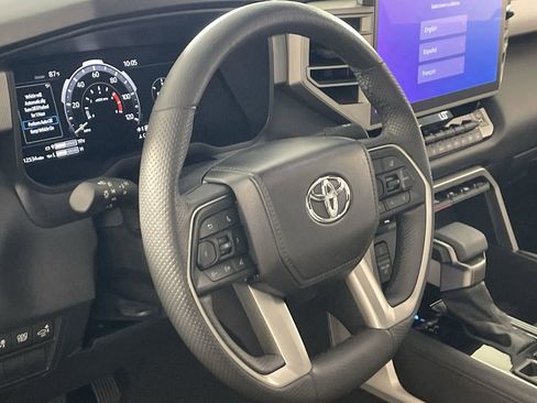 Used 2025 Toyota Tundra Limited AWD/4WD image 14