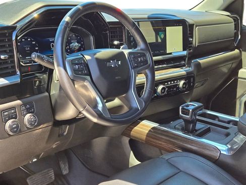 Used 2023 Chevrolet Silverado 1500 RST w/ Z71 Off-Road Package AWD/4WD image 16