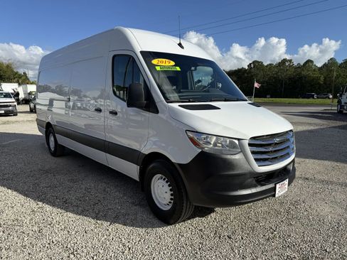 Used 2019 Freightliner Sprinter 170 image 3