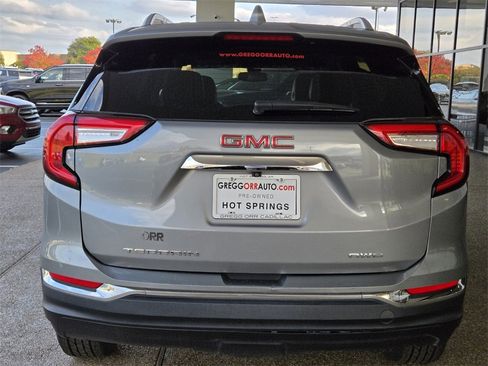 Used 2024 GMC Terrain SLT image 5