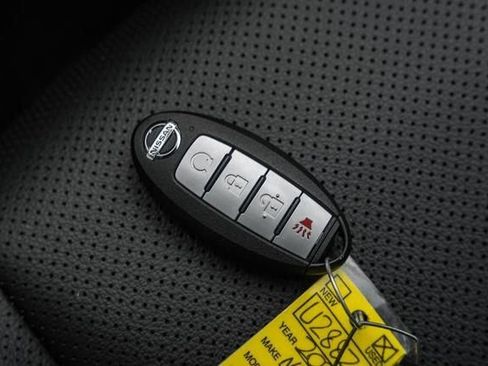 Used 2022 Nissan Rogue Sport SL image 39