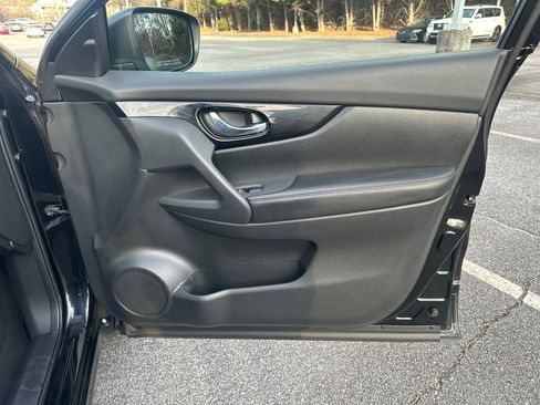 Used 2021 Nissan Rogue Sport SV w/ Technology Package image 14