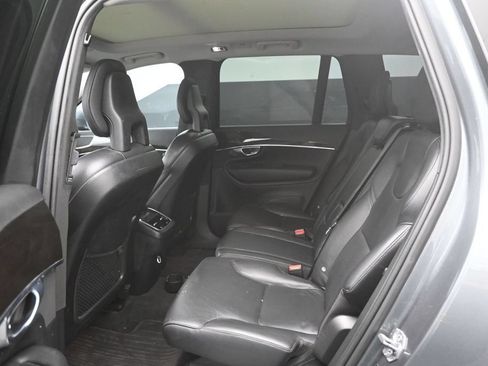 Used 2018 Volvo XC90 T6 Momentum w/ Convenience Package AWD/4WD image 7