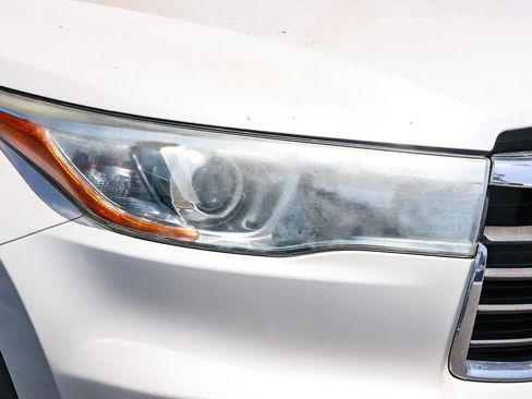 Used 2014 Toyota Highlander Limited FWD image 16