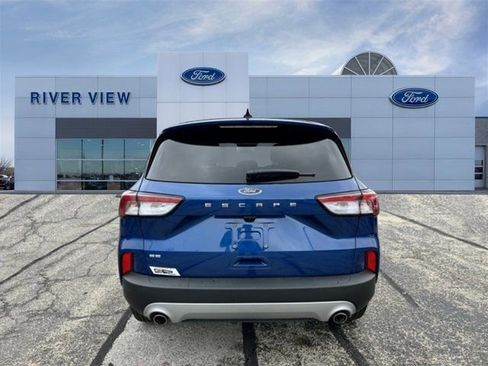 Used 2022 Ford Escape SE image 5