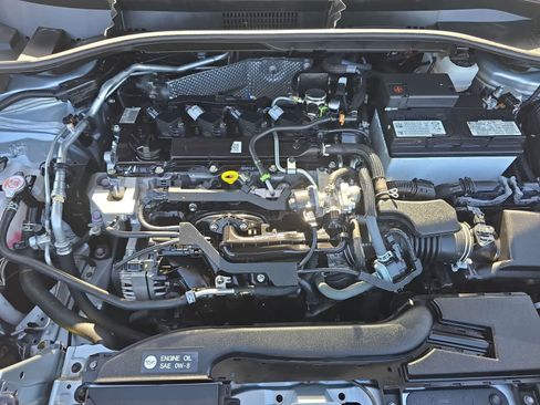 Used 2024 Toyota Corolla Cross XLE FWD image 32