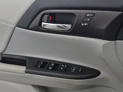 Used 2014 Honda Accord EX-L image 28