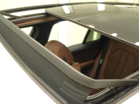 Used 2019 BMW X5 xDrive40i w/ M Sport Package image 26