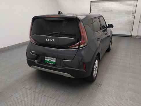 Used 2023 Kia Soul LX w/ LX Technology Package FWD image 7