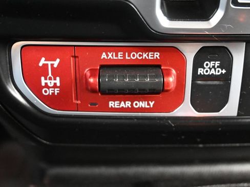 Used 2024 Jeep Wrangler Unlimited Sport AWD/4WD image 25