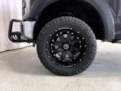 Used 2015 Ford F150 Lariat w/ Equipment Group 502A Luxury AWD/4WD image 6