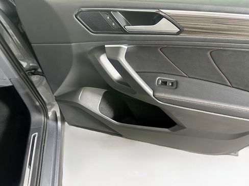 Used 2024 Volkswagen Tiguan Wolfsburg Edition image 30